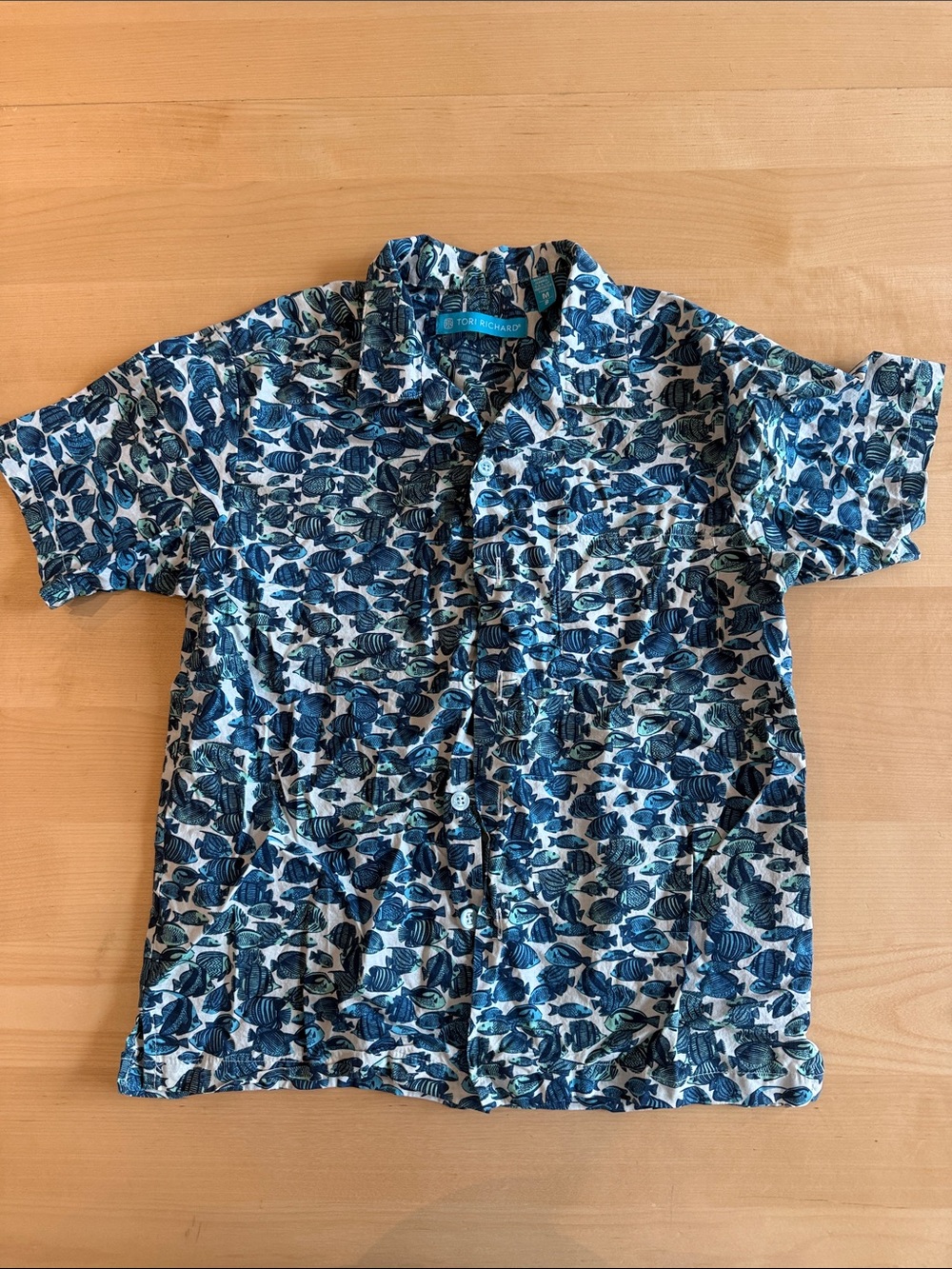 Tori Richard Fish-Print aloha shirt used once. EUC